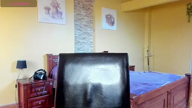 Malibu J online show from November 2025 08:24:01 AM