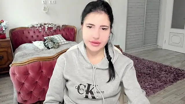 Malibu J online show from December 2025 07:59:02 AM