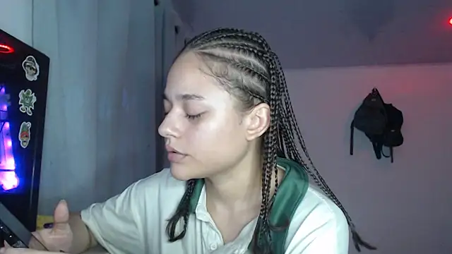 Snapshot of LittleCheerry69 chatting on November 2025 03:47:01 PM LittleCheerry69 online show from November 2025 03:47:01 PM