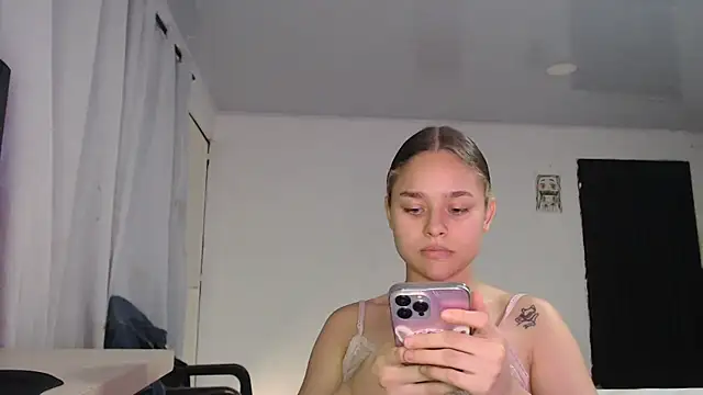 Snapshot of LittleCheerry69 chatting on March 2026 07:31:02 PM LittleCheerry69 online show from March 2026 07:31:02 PM