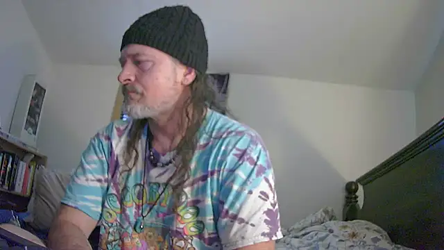 Snapshot of HippieDad333 chatting on May 2026 10:08:02 PM HippieDad333 online show from May 2026 10:08:02 PM