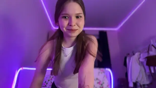 Snapshot of CandysRose chatting on October 2025 08:37:02 PM CandysRose online show from October 2025 08:37:02 PM