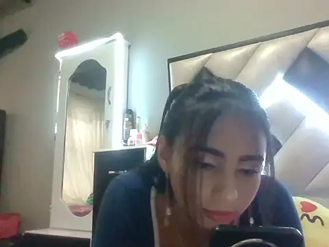 NileveSantanna online show from September 2025 08:58:01 PM