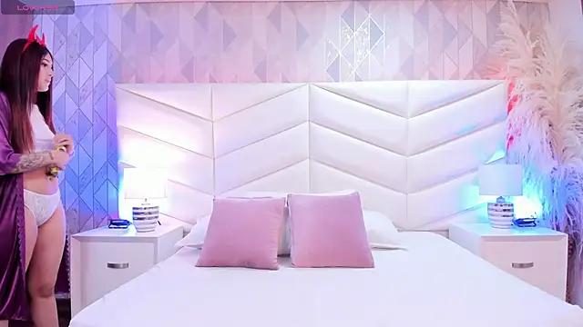 Charlotte hall  online show from September 2025 03:32:02 AM