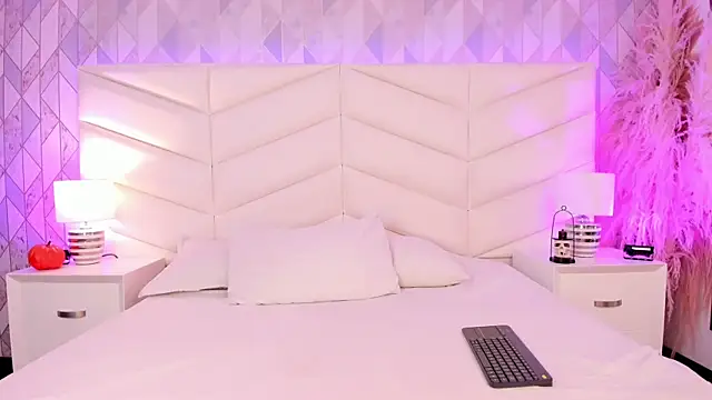 Charlotte hall  online show from October 2025 03:39:02 AM