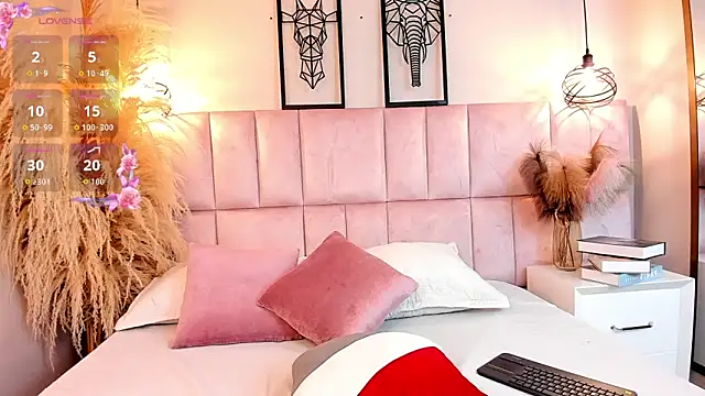 Charlotte hall  online show from December 2025 04:08:01 AM