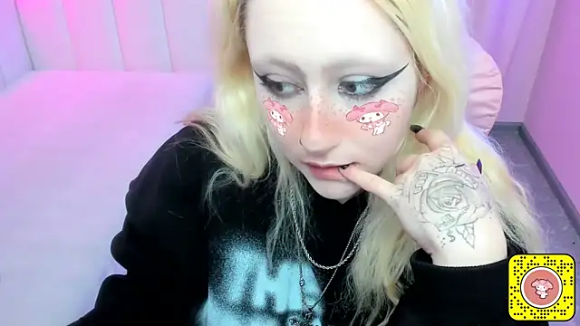 JuliaSharkk online show from November 2025 08:07:01 PM