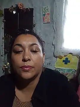 Snapshot of Lobizona chatting on May 2026 12:35:02 PM Lobizona online show from May 2026 12:35:02 PM