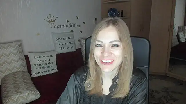 Tiffany Bates online show from October 2025 03:28:02 AM