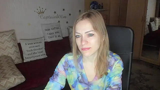 Tiffany Bates online show from October 2025 03:34:01 AM