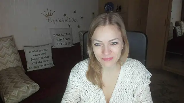 Tiffany Bates online show from November 2025 03:30:01 AM