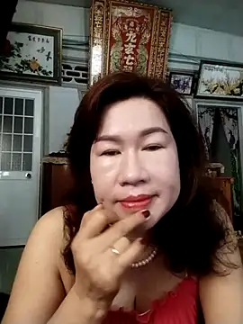 Snapshot of Tyty_xx chatting on October 2025 11:46:02 PM Tyty xx online show from October 2025 11:46:02 PM