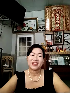 Snapshot of Tyty_xx chatting on October 2025 11:47:02 PM Tyty xx online show from October 2025 11:47:02 PM