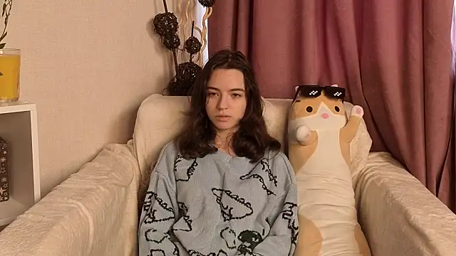 TarahCayne online show from October 2025 08:35:01 AM