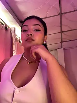 EmmaBlossom online show from November 2025 06:07:01 PM