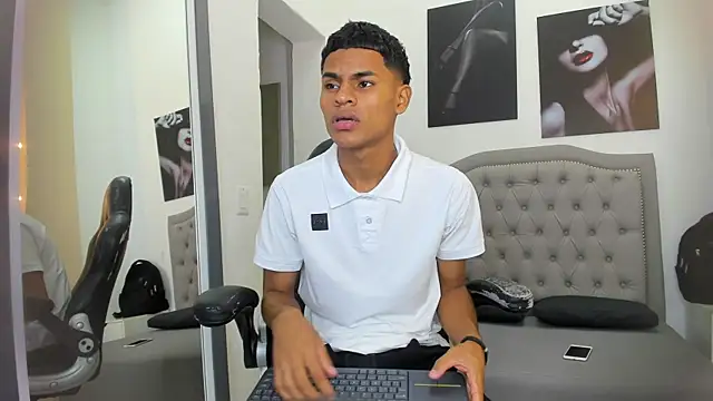 Snapshot of paull_cassidy chatting on November 2025 11:21:01 AM paull cassidy online show from November 2025 11:21:01 AM