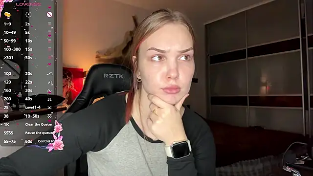 EvaCarter1 online show from November 2025 01:48:01 PM