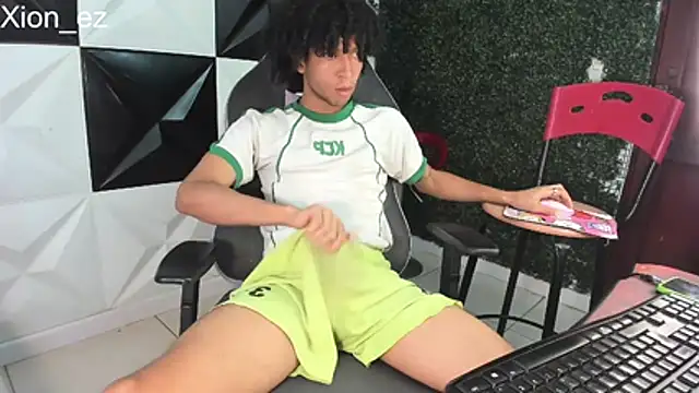Snapshot of xion_ez chatting on July 2026 08:11:01 PM xion ez online show from July 2026 08:11:01 PM