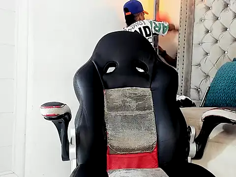 Snapshot of Kevinfox23cms chatting on October 2025 01:50:01 PM Kevinfox23cms online show from October 2025 01:50:01 PM