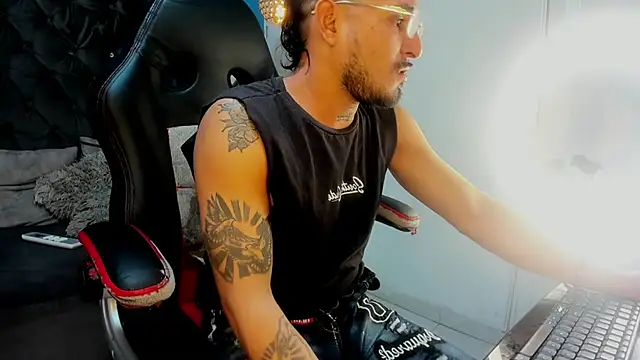 Snapshot of Kevinfox23cms chatting on October 2025 07:54:02 AM Kevinfox23cms online show from October 2025 07:54:02 AM