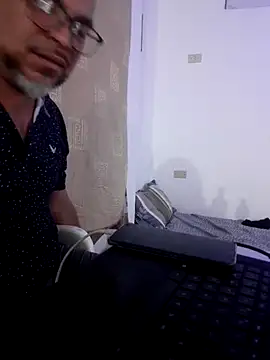 ANTHONYHOTT69 online show from November 2025 10:43:01 PM