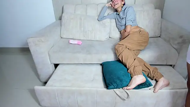 Snapshot of skygirls_ chatting on October 2025 04:35:02 AM skygirls  online show from October 2025 04:35:02 AM