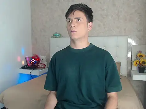 Aaron Foxxx online show from December 2025 09:20:01 PM