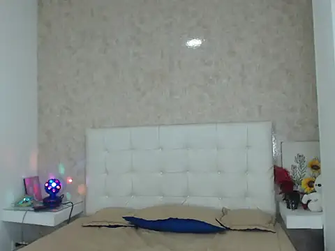 Aaron Foxxx online show from December 2025 09:32:02 PM