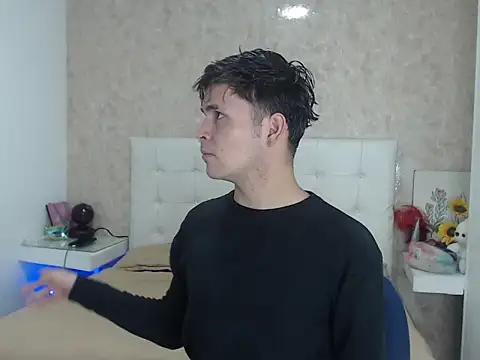 Aaron Foxxx online show from December 2025 08:04:01 PM