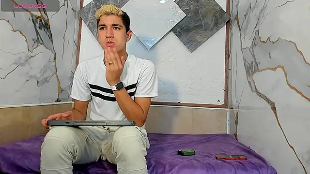 Stiben boy online show from October 2025 07:12:02 PM