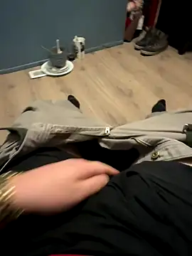 latenightguy online show from October 2025 03:25:01 AM