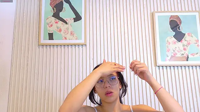 Abrilmirren online show from April 2026 11:27:01 AM