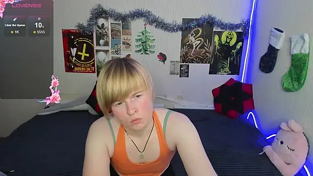 Cattie w  online show from January 2026 01:19:01 AM