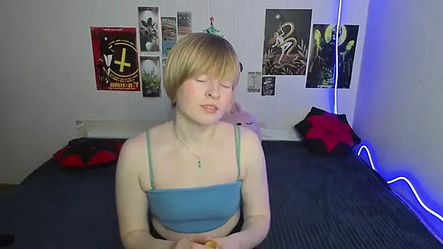 Cattie w  online show from February 2026 01:13:01 AM