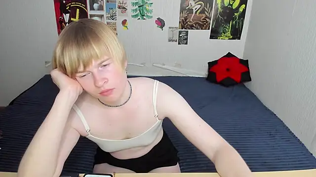 Snapshot of Cattie_w_ chatting on June 2026 01:17:01 AM Cattie w online show from June 2026 01:17:01 AM