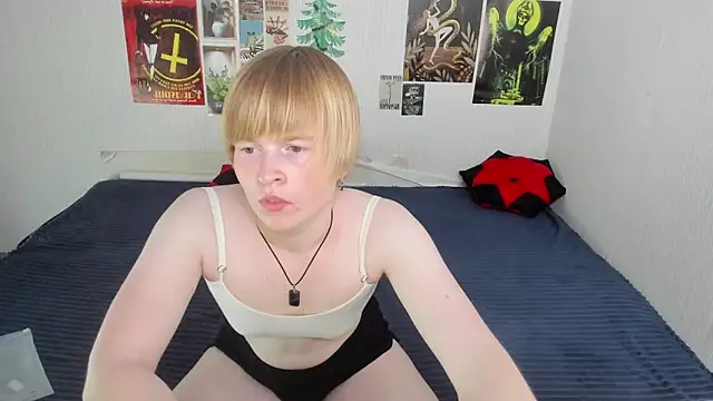 Snapshot of Cattie_w_ chatting on June 2026 01:10:01 AM Cattie w online show from June 2026 01:10:01 AM