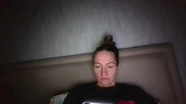 Snapshot of Thavione chatting on February 2026 09:04:01 PM Thavione online show from February 2026 09:04:01 PM