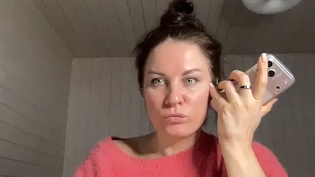 Snapshot of Tarivona chatting on February 2026 10:36:02 AM Tarivona online show from February 2026 10:36:02 AM