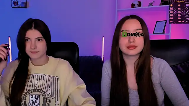 leslie bird online show from December 2025 02:23:01 PM