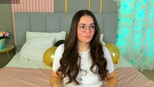 GabiBatista online show from November 2025 05:17:01 AM