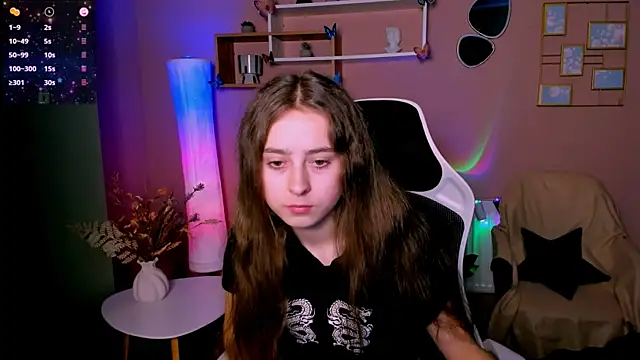 rebecca smile online show from November 2025 01:22:04 PM