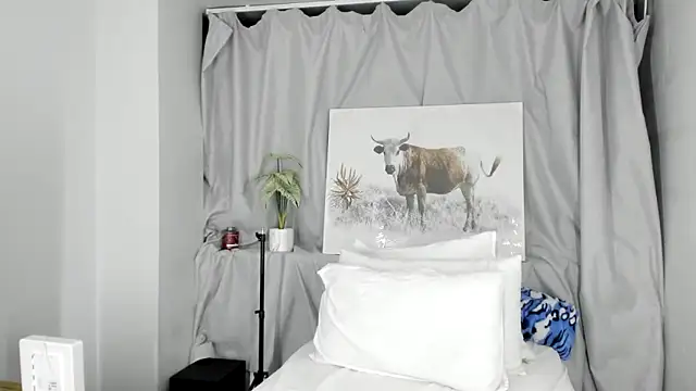 ConnieSmall24 online show from October 2025 12:33:02 AM