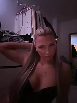 blondeeee online show from March 2026 09:11:01 PM