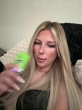 blondeeee online show from April 2026 03:56:01 PM