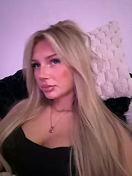 blondeeee online show from April 2026 04:01:01 PM