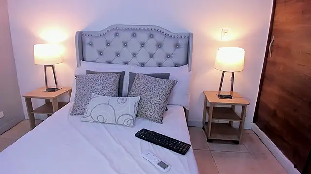 yen lo  online show from November 2025 03:03:02 PM