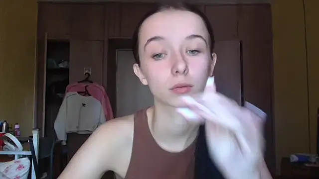 Emilia Light online show from October 2025 07:28:02 AM