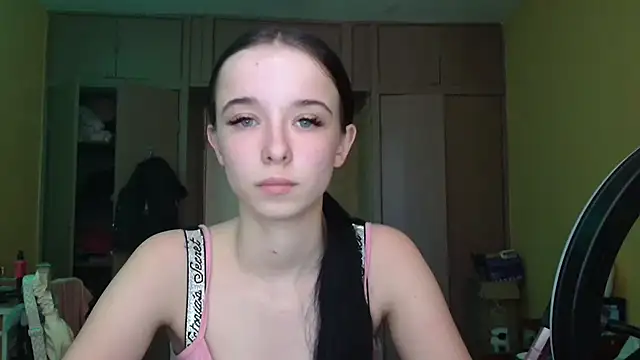 Emilia Light online show from April 2026 08:13:01 AM