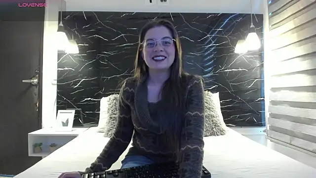 ZOE LE online show from March 2026 11:39:01 AM