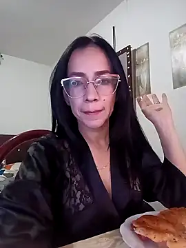 YaraDuartee online show from October 2025 12:55:01 AM